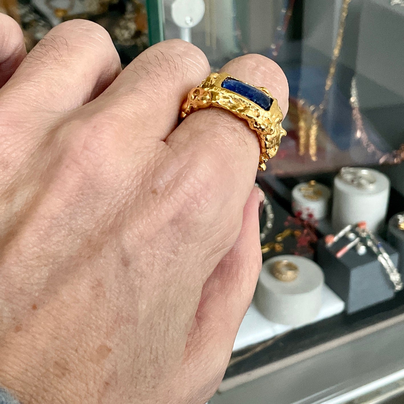 Kyanite rings in gold shop