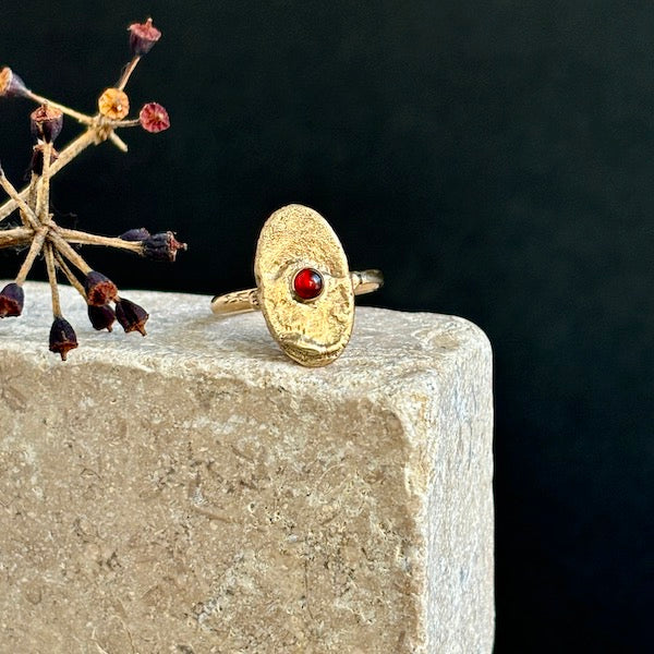 PLETHORA TIRONA 9KT GOLD RING - MOZAMBIQUE GARNET